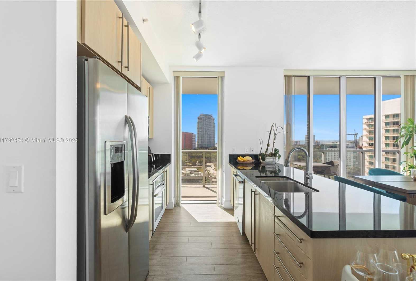 Small Image of 79 SOUTH WEST 12TH ST #2001-S, Miami Number 8