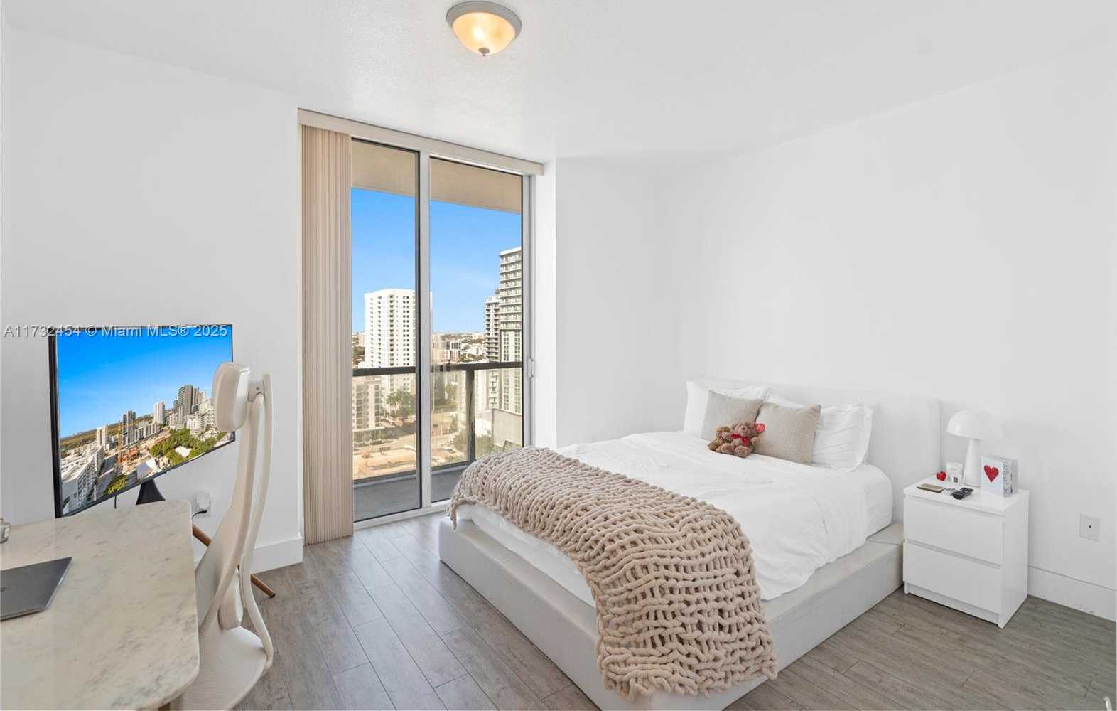 Small Image of 79 SOUTH WEST 12TH ST #2001-S, Miami Number 9