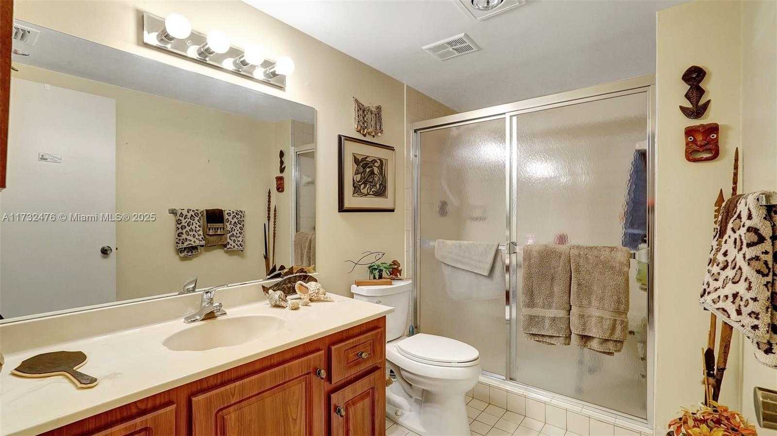 Small Image of 481 IVES DAIRY RD #105-4, Miami Number 15