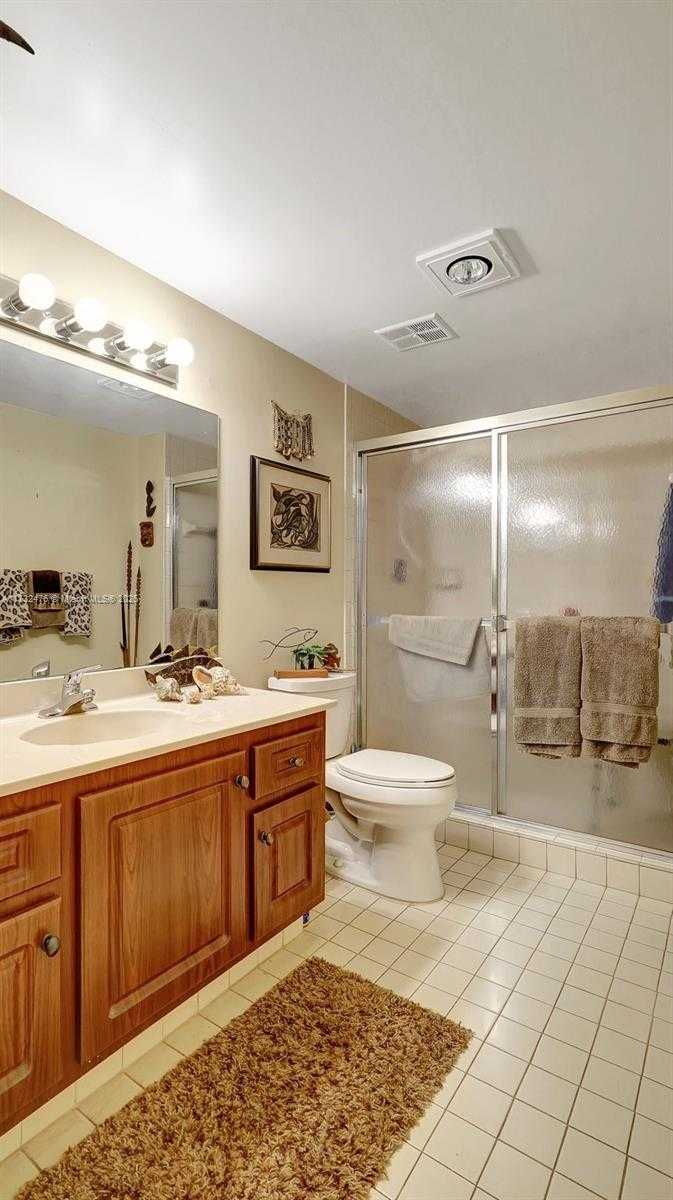 Small Image of 481 IVES DAIRY RD #105-4, Miami Number 16