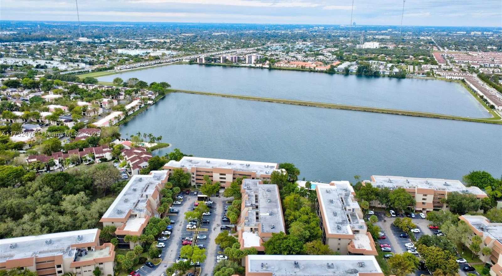 Small Image of 481 IVES DAIRY RD #105-4, Miami Number 42