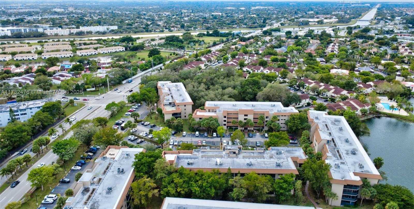 Small Image of 481 IVES DAIRY RD #105-4, Miami Number 51