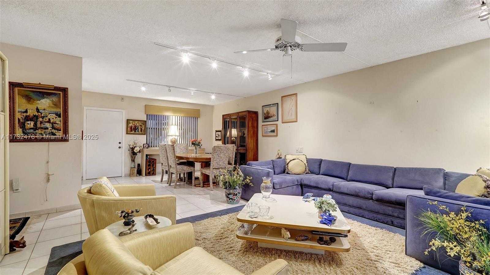 Small Image of 481 IVES DAIRY RD #105-4, Miami Number 6