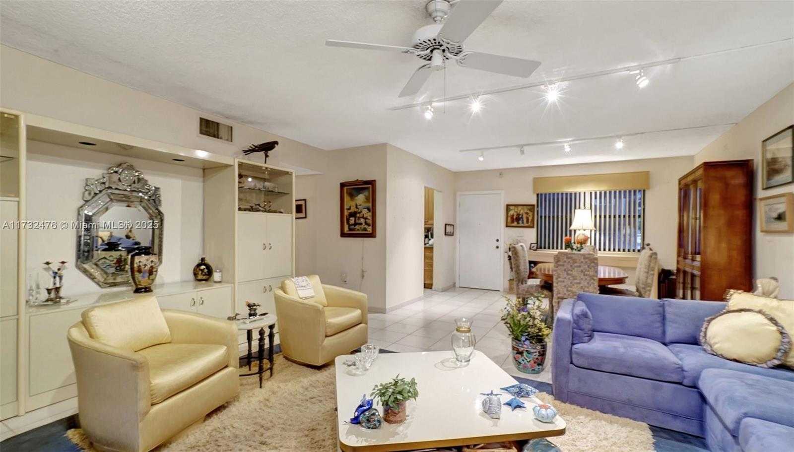 Small Image of 481 IVES DAIRY RD #105-4, Miami Number 8