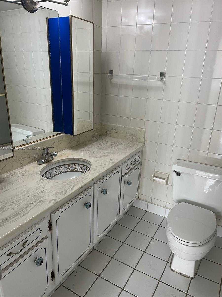 Small Image of 18061 BISCAYNE BLVD #804, Aventura Number 10