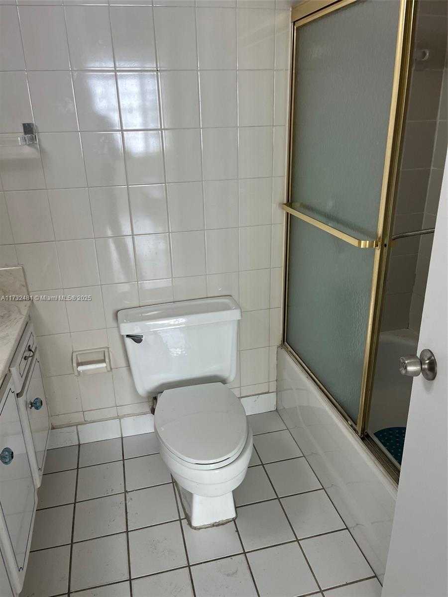 Small Image of 18061 BISCAYNE BLVD #804, Aventura Number 11