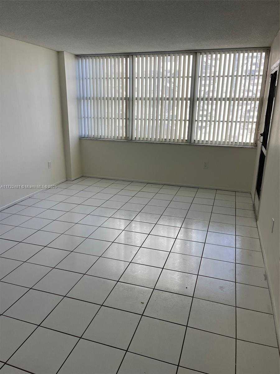 Small Image of 18061 BISCAYNE BLVD #804, Aventura Number 12