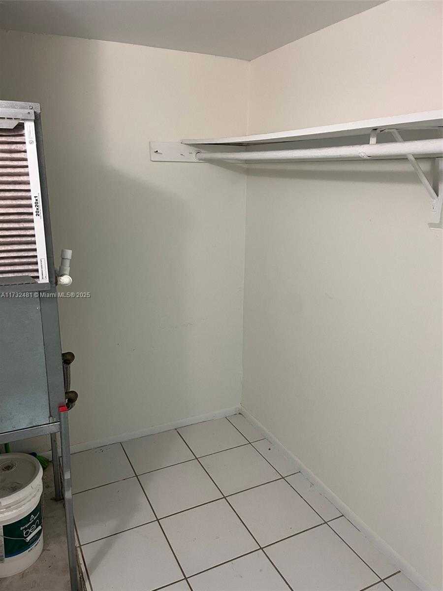 Small Image of 18061 BISCAYNE BLVD #804, Aventura Number 15