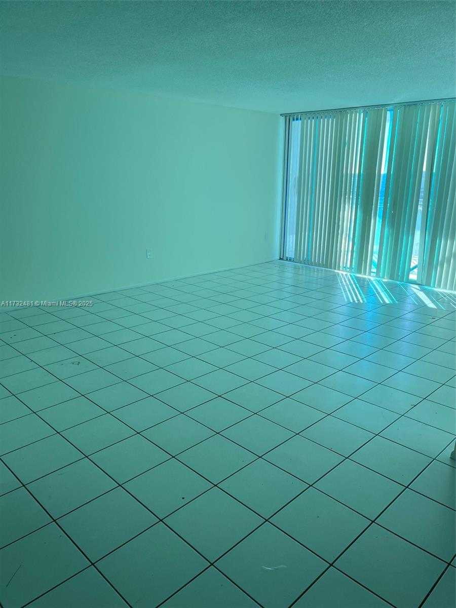 Small Image of 18061 BISCAYNE BLVD #804, Aventura Number 16