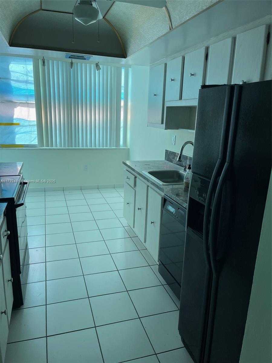 Small Image of 18061 BISCAYNE BLVD #804, Aventura Number 19