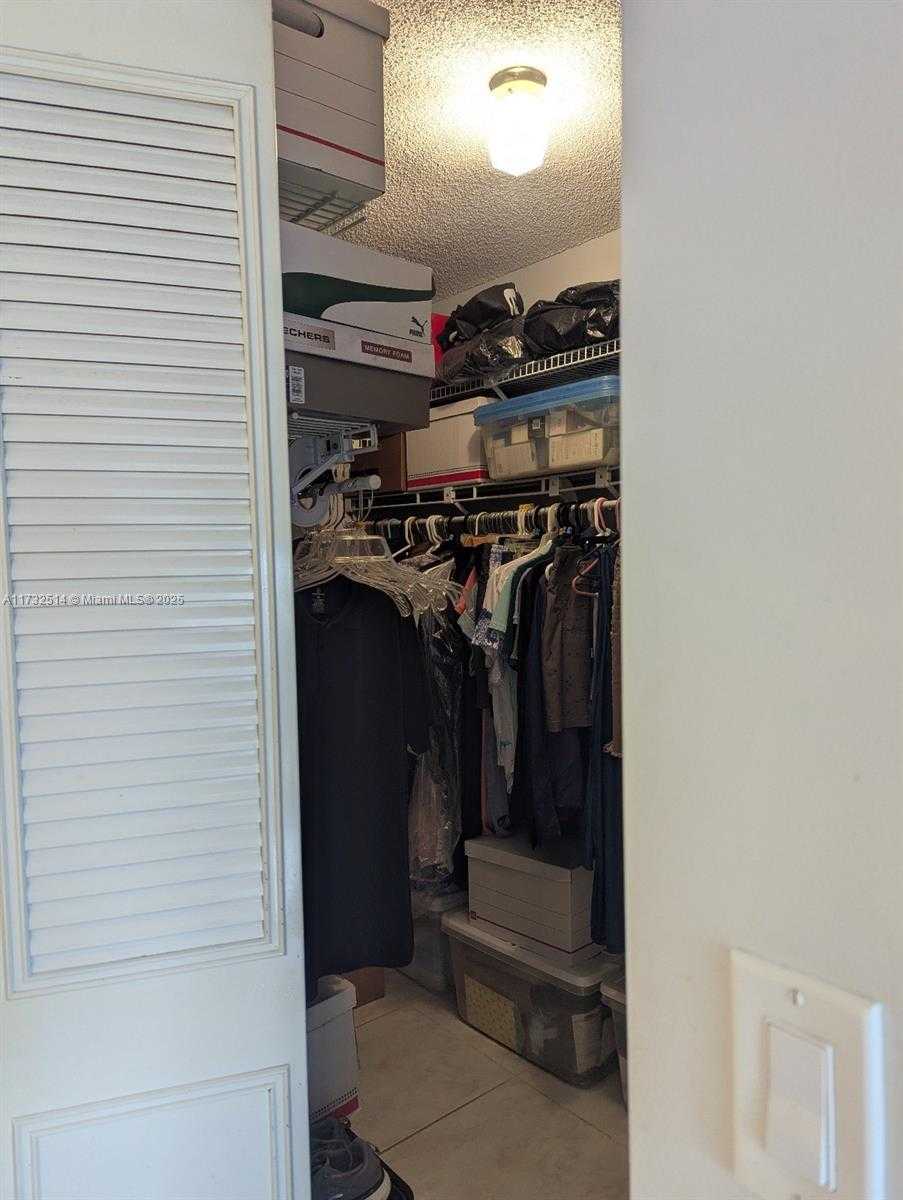 Small Image of 1300 NORTH EAST MIAMI GARDENS DR #613E, Miami Number 13