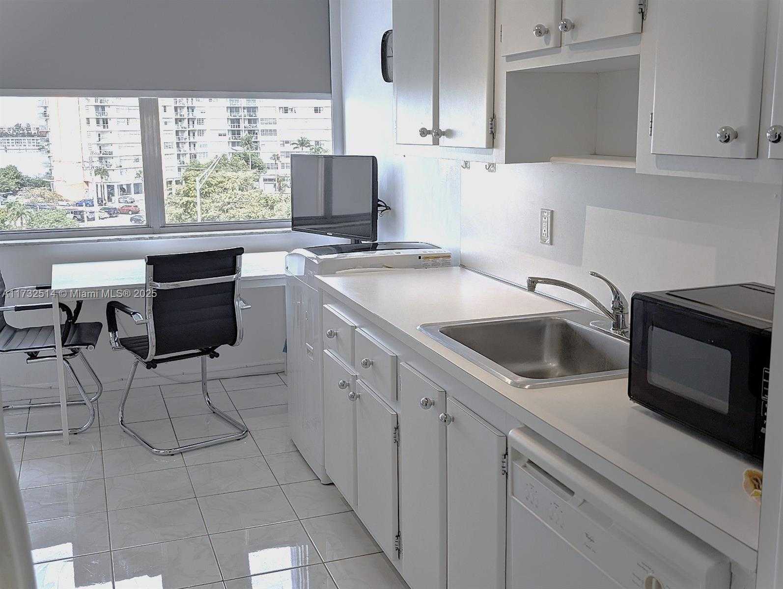 Small Image of 1300 NORTH EAST MIAMI GARDENS DR #613E, Miami Number 8