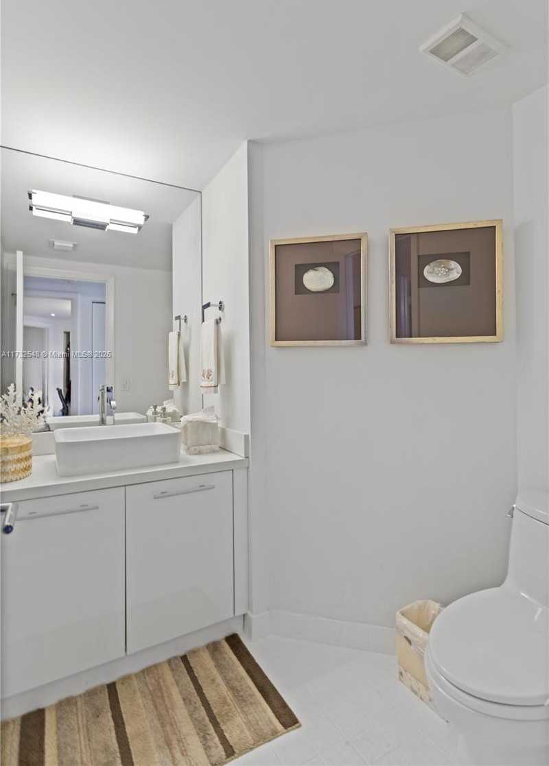 Small Image of 1000 WEST ISLAND BLVD #2407, Aventura Number 21