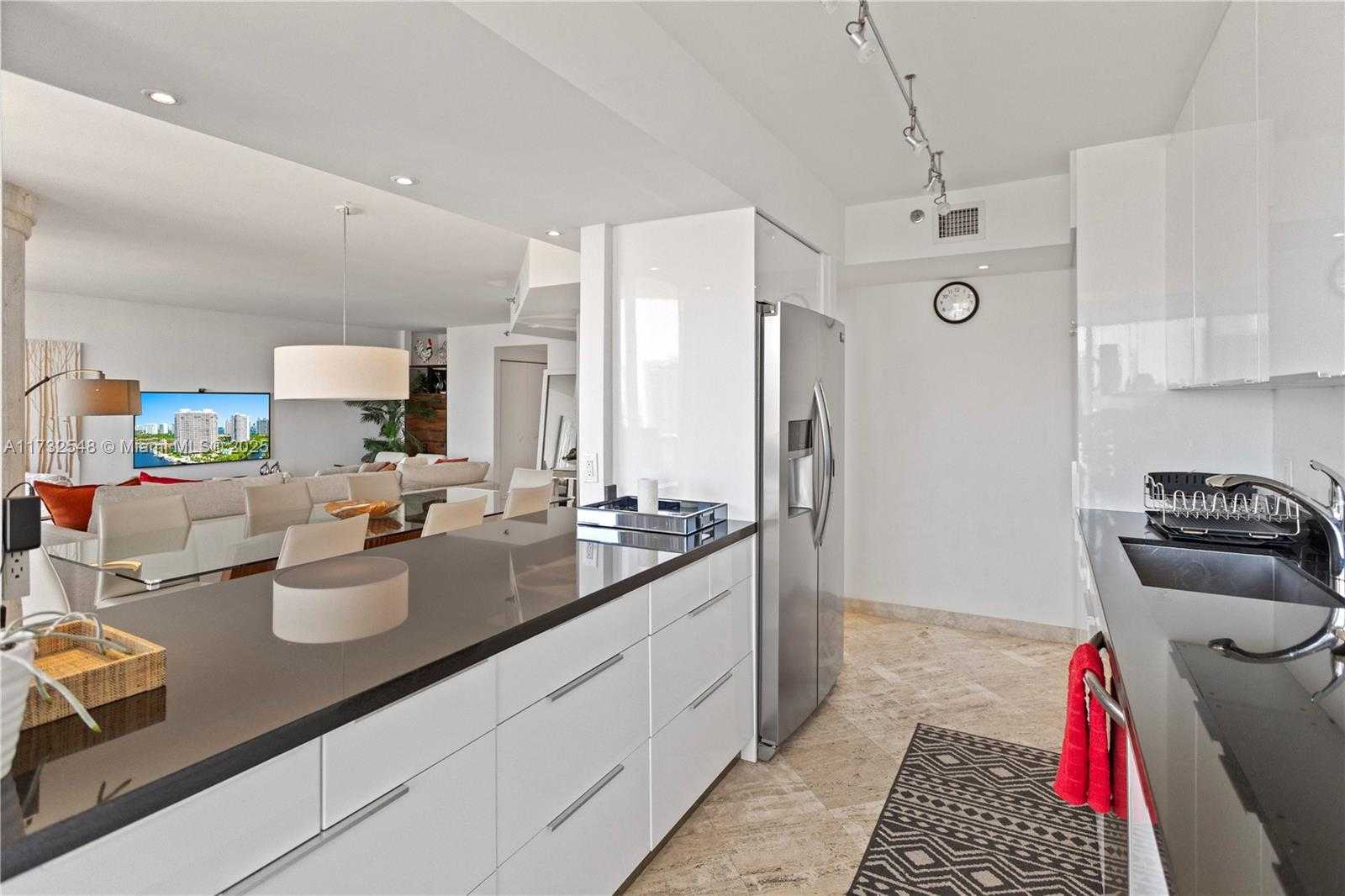 Small Image of 1000 WEST ISLAND BLVD #2407, Aventura Number 3