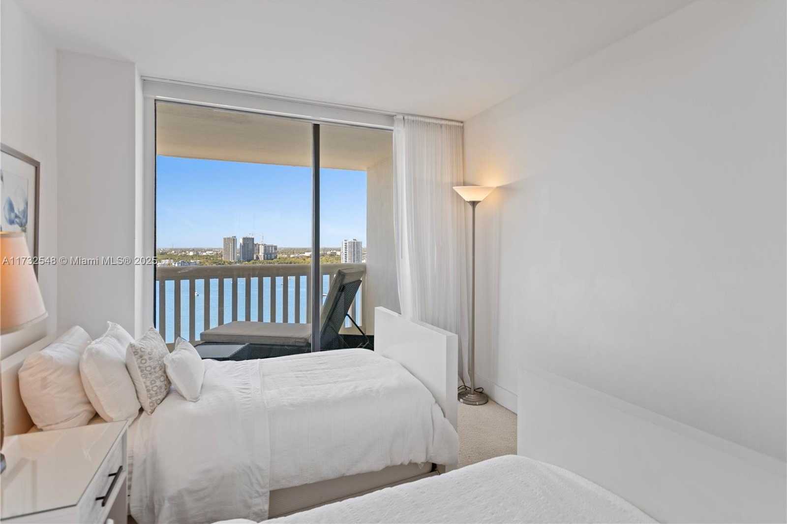 Small Image of 1000 WEST ISLAND BLVD #2407, Aventura Number 40