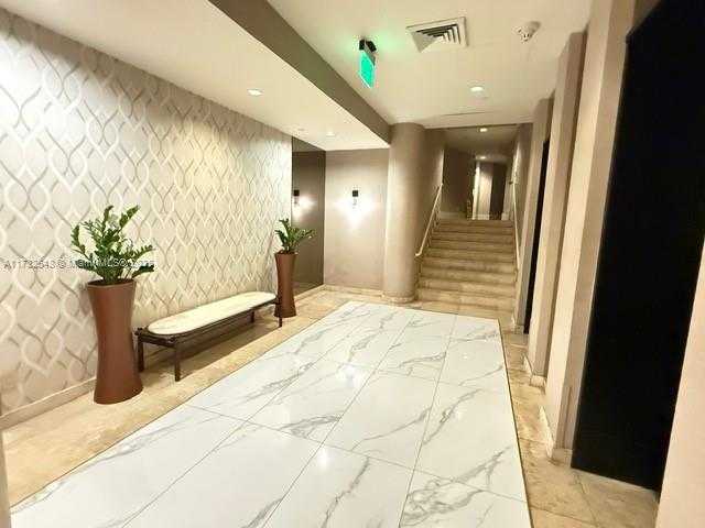 Small Image of 1000 WEST ISLAND BLVD #2407, Aventura Number 76