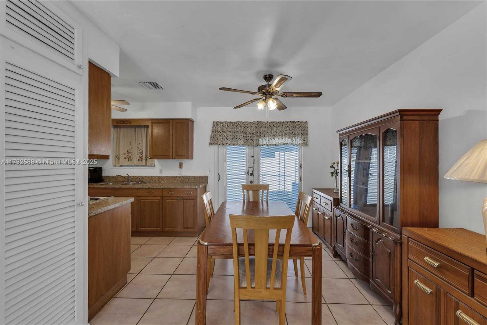 Small Image of 2300 JACKSON ST #10, Hollywood Number 10