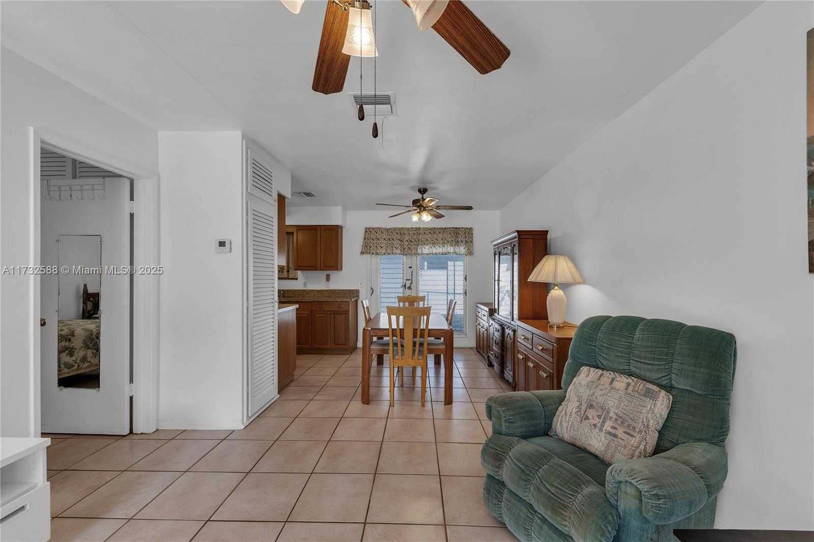 Small Image of 2300 JACKSON ST #10, Hollywood Number 16