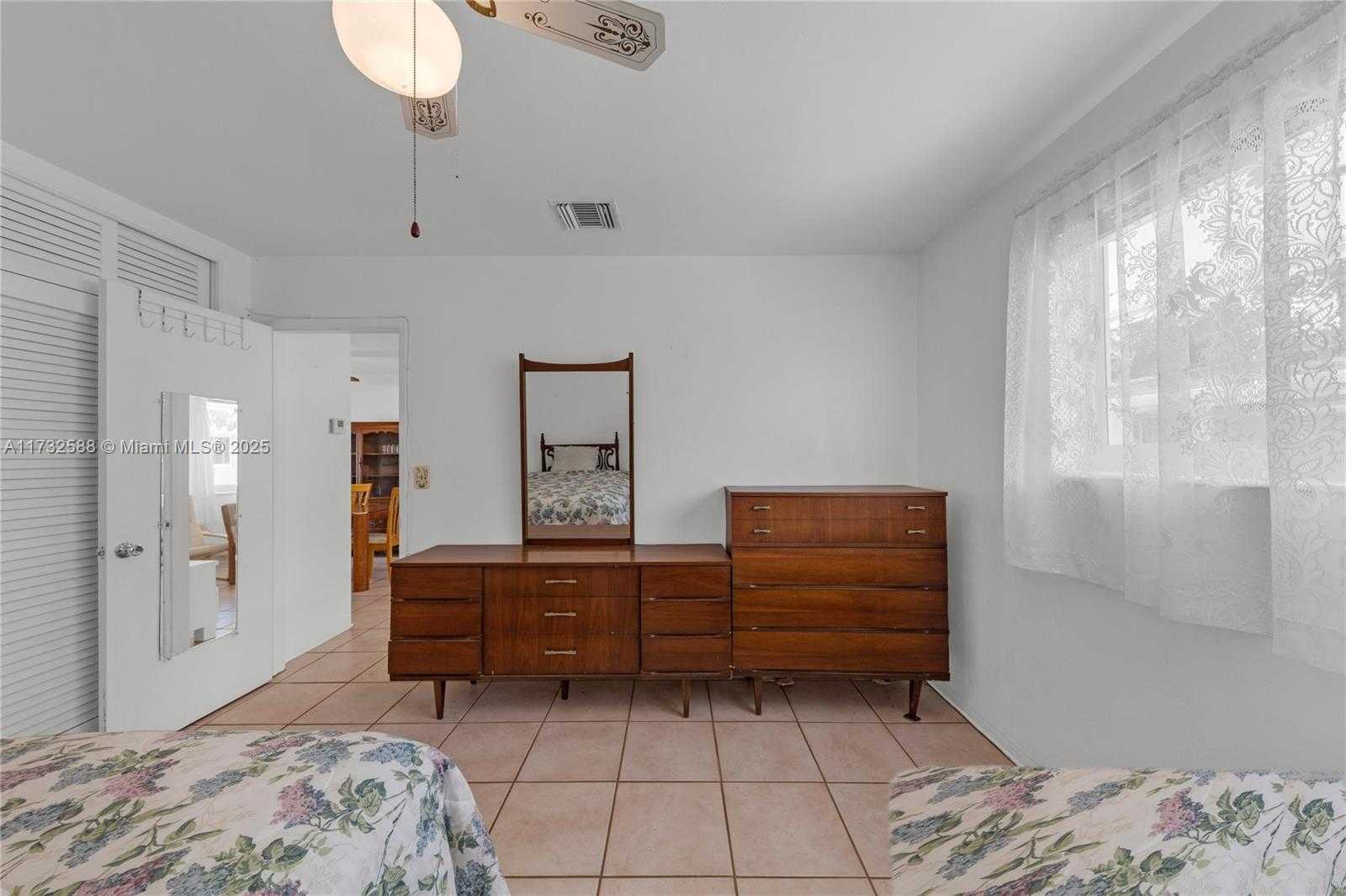 Small Image of 2300 JACKSON ST #10, Hollywood Number 21