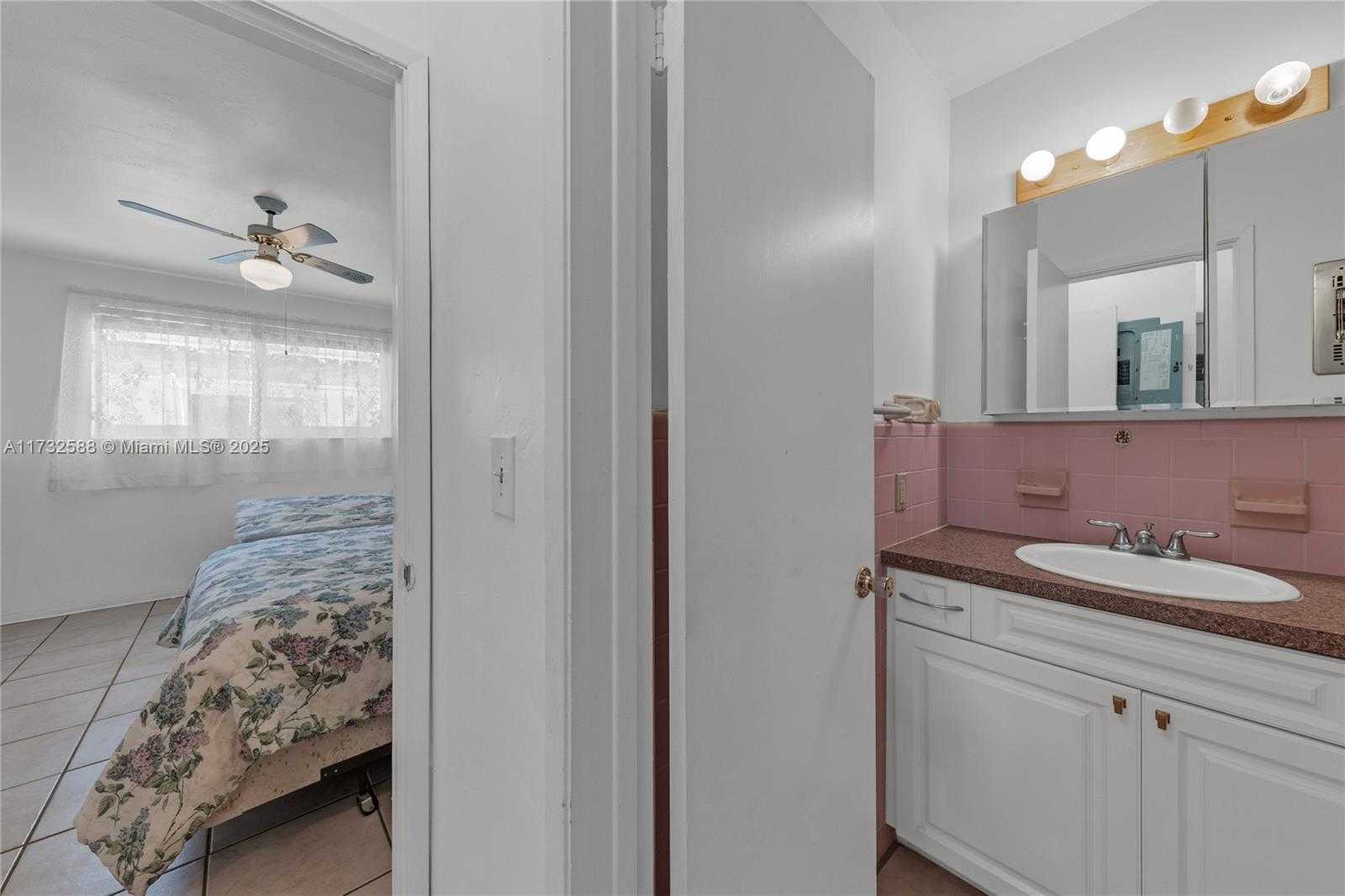 Small Image of 2300 JACKSON ST #10, Hollywood Number 22