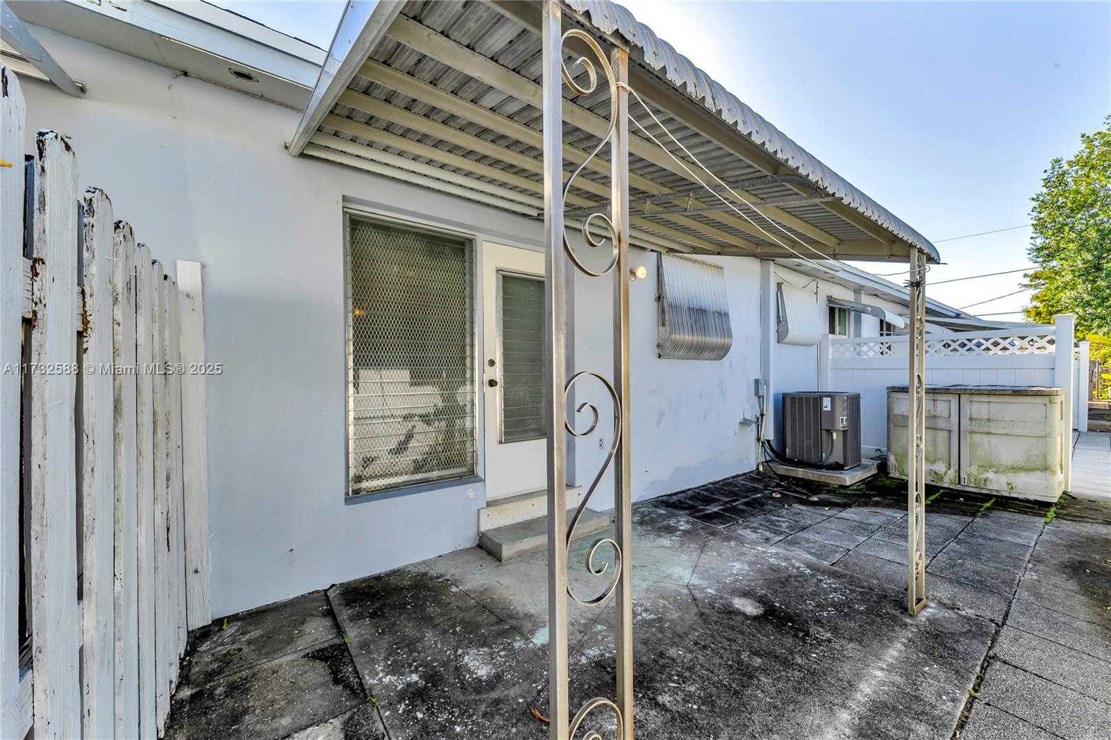 Small Image of 2300 JACKSON ST #10, Hollywood Number 24