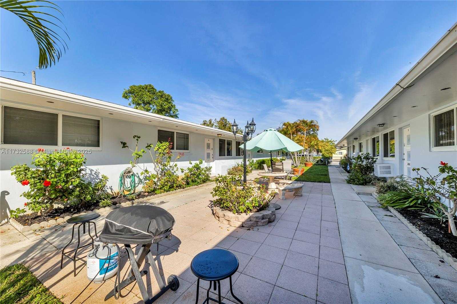Small Image of 2300 JACKSON ST #10, Hollywood Number 27
