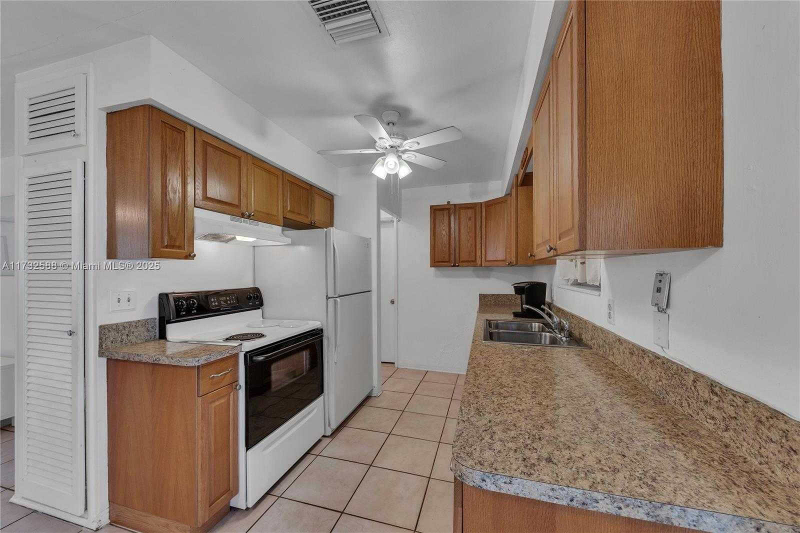 Small Image of 2300 JACKSON ST #10, Hollywood Number 5