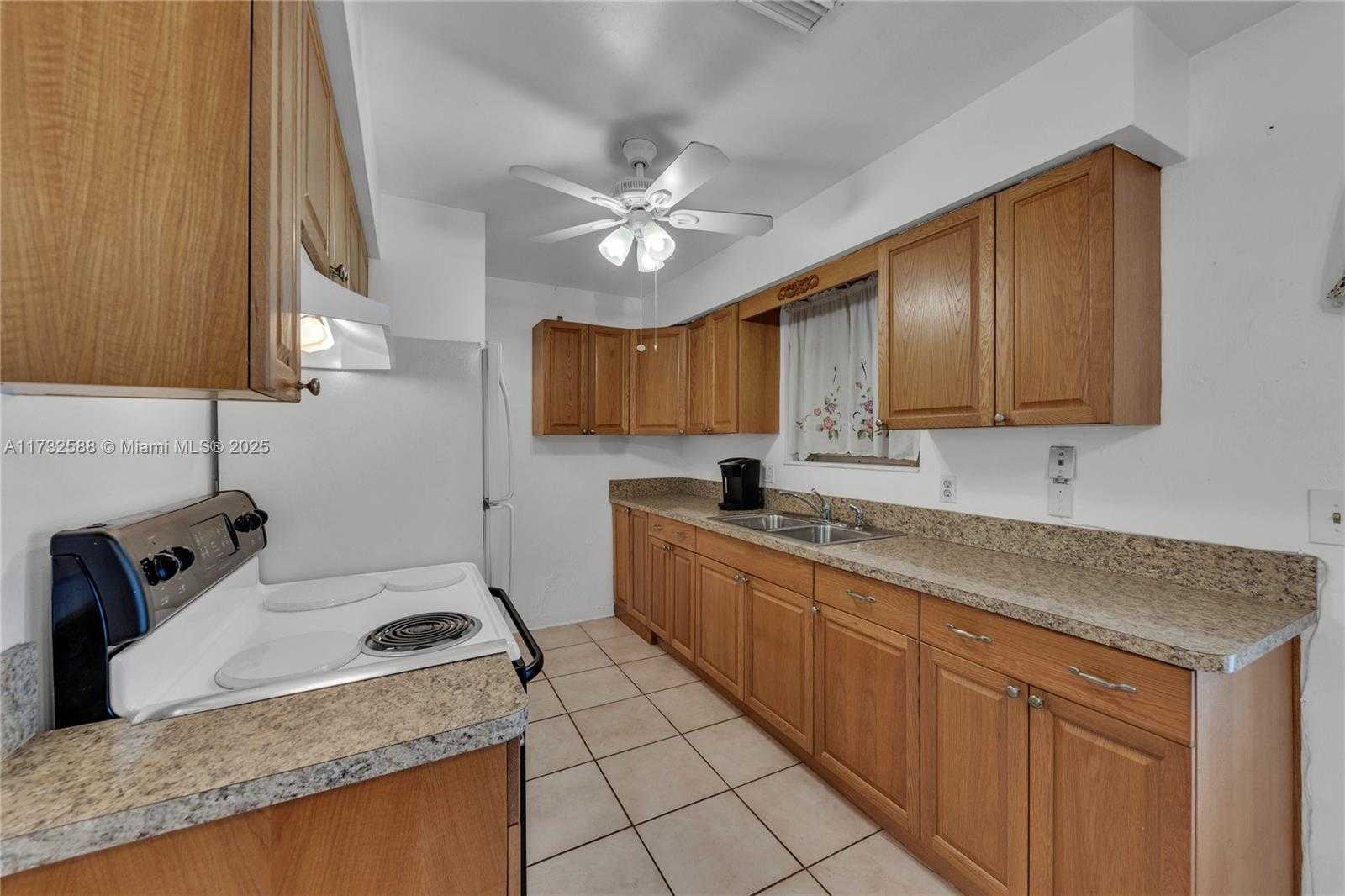 Small Image of 2300 JACKSON ST #10, Hollywood Number 6
