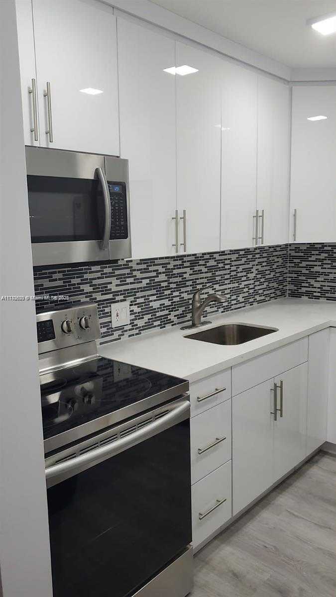 Small Image of 20335 WEST COUNTRY CLUB DR #2202, Aventura Number 5