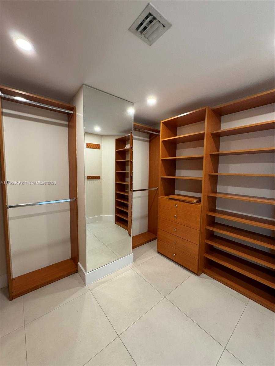 Small Image of 17001 COLLINS AVE #1802, Sunny Isles Beach Number 16
