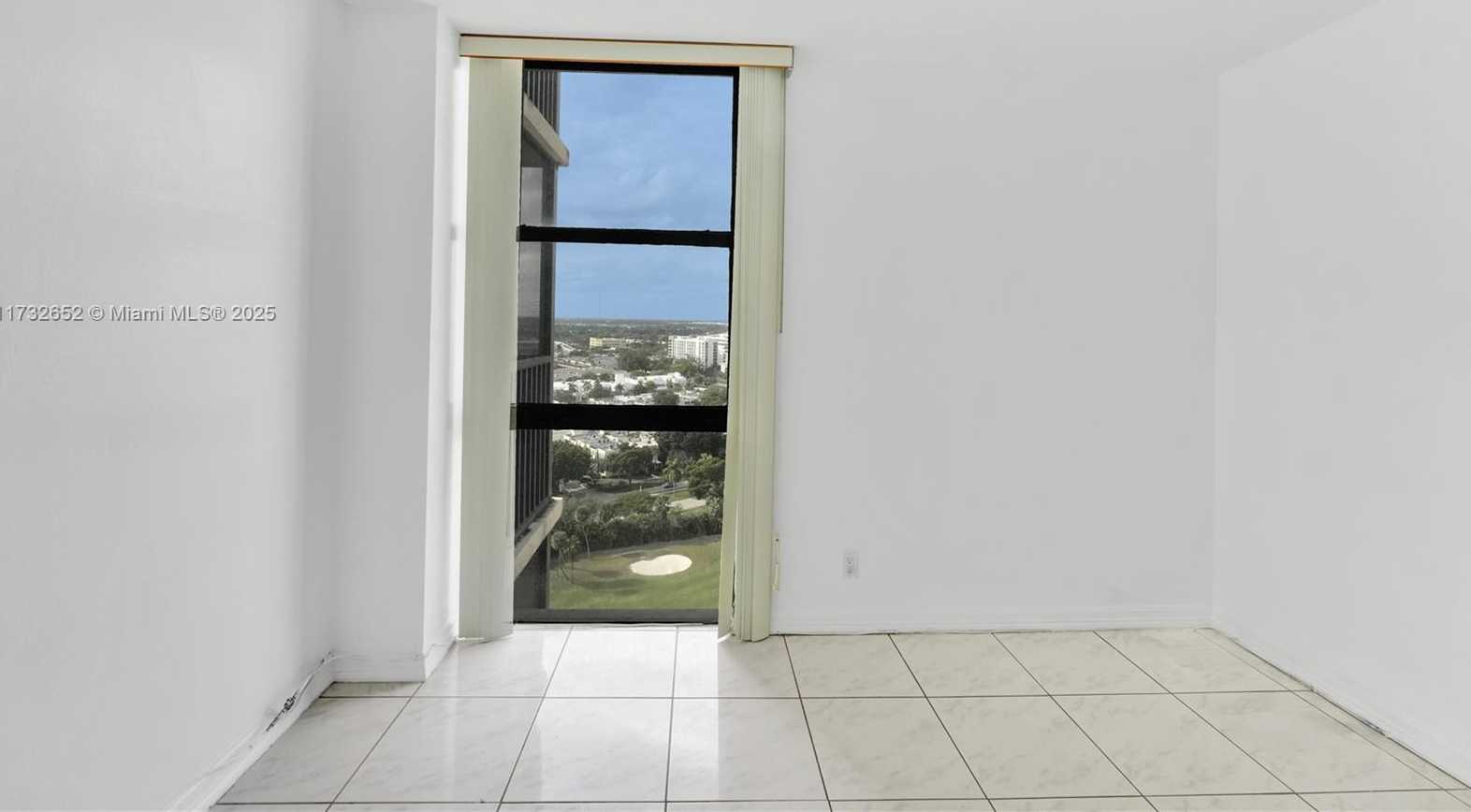 Small Image of 20335 WEST COUNTRY CLUB DR #2210, Aventura Number 11