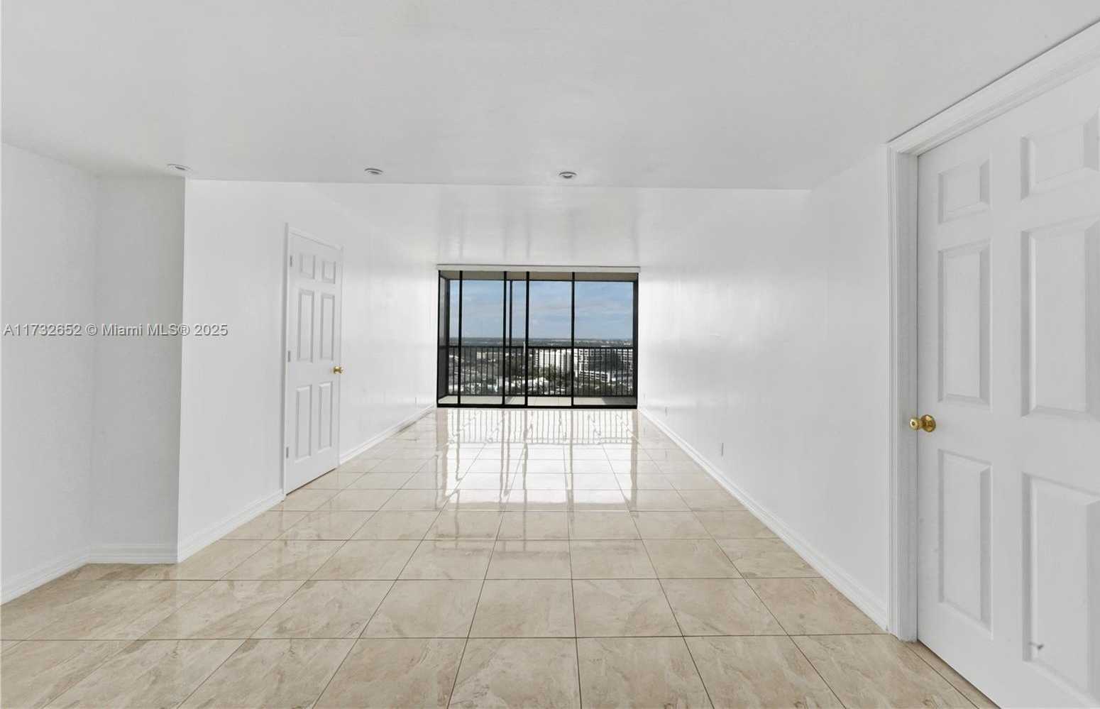 Small Image of 20335 WEST COUNTRY CLUB DR #2210, Aventura Number 5