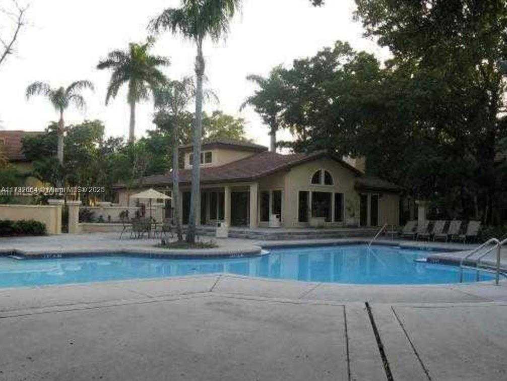 Small Image of 4341 WEST MCNAB RD #27, Pompano Beach Number 2