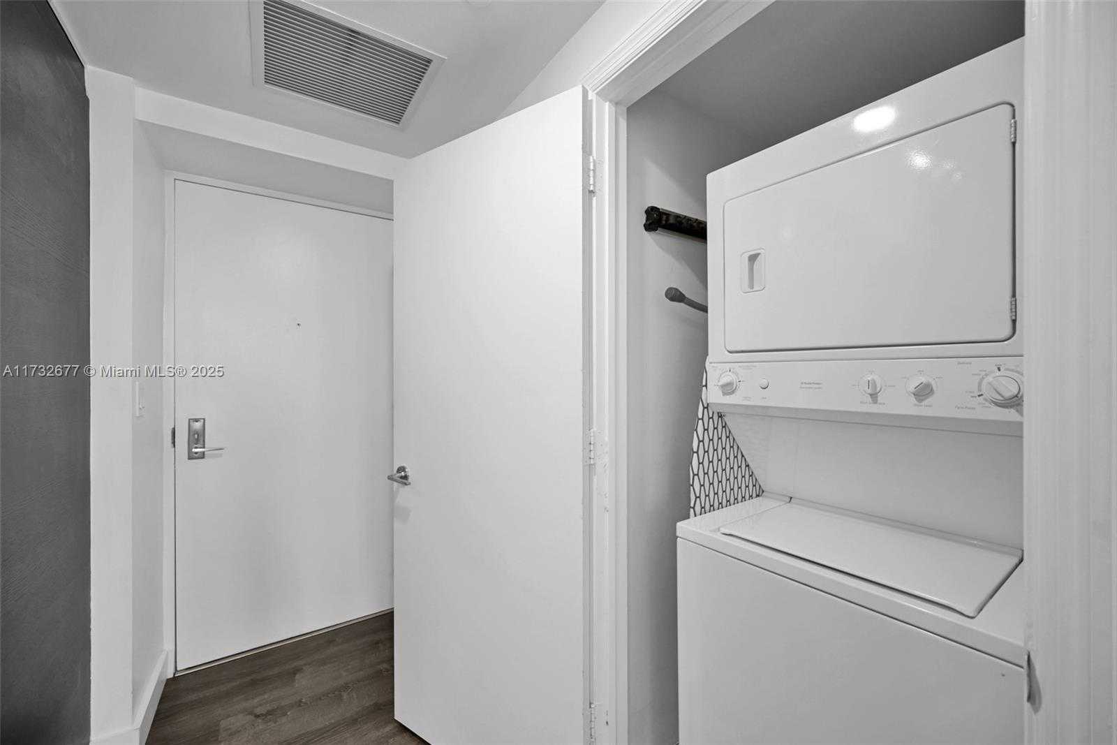 Small Image of 55 SOUTH EAST 6TH ST #3404, Miami Number 11