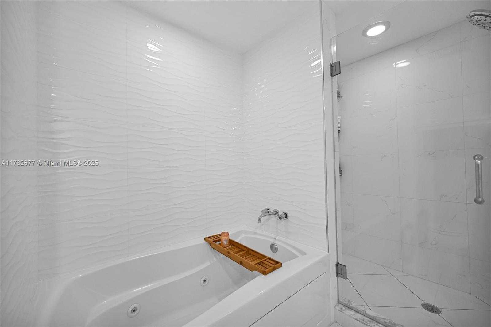 Small Image of 55 SOUTH EAST 6TH ST #3404, Miami Number 13