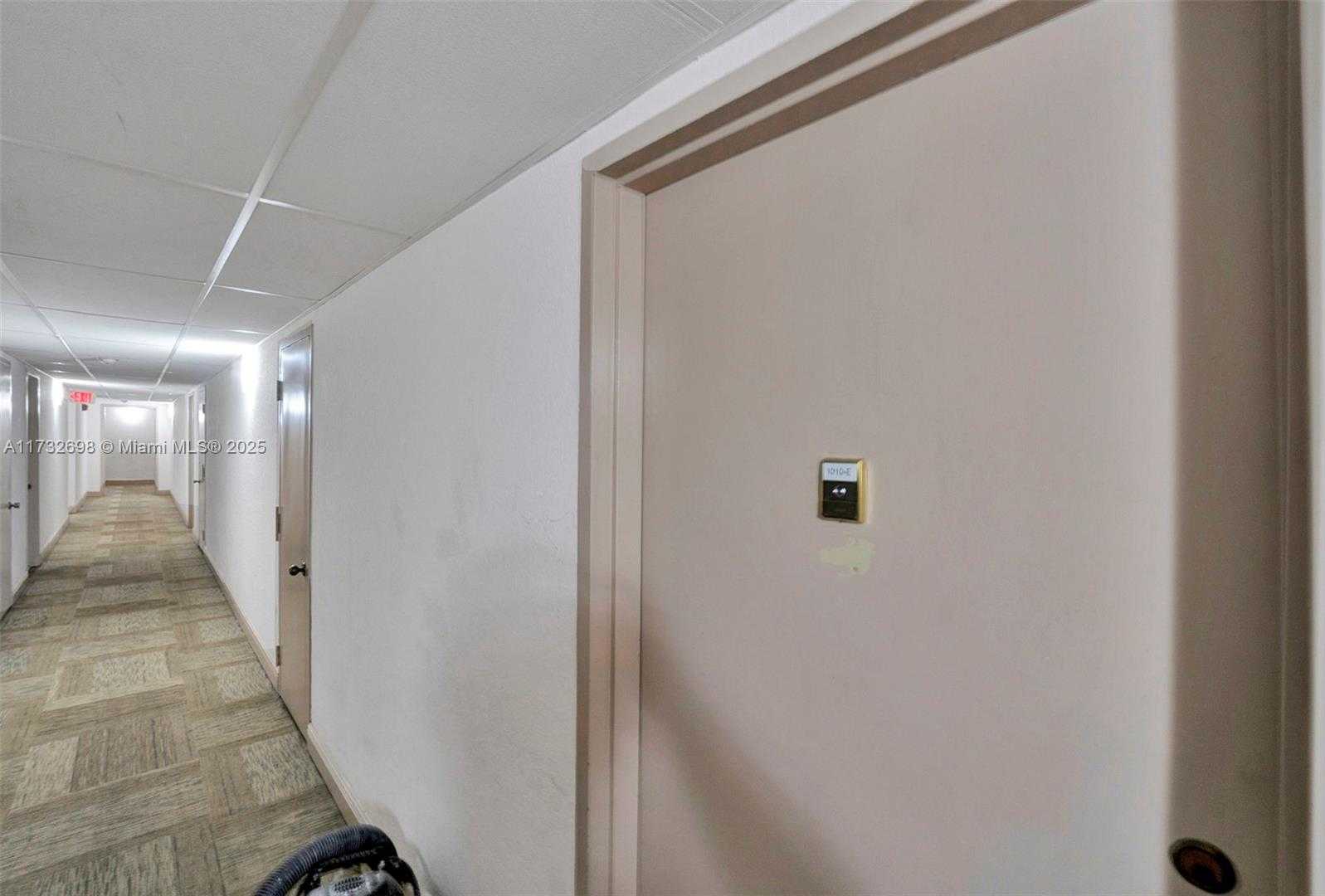 Small Image of 1300 NORTH EAST MIAMI GARDENS DR #1010E, Miami Number 14