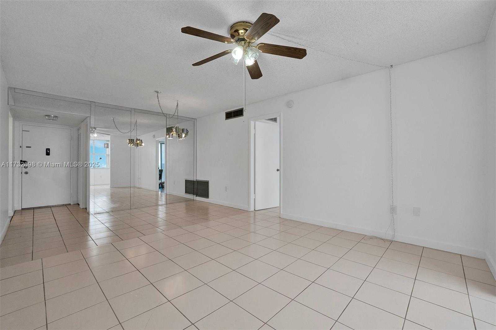 Small Image of 1300 NORTH EAST MIAMI GARDENS DR #1010E, Miami Number 2