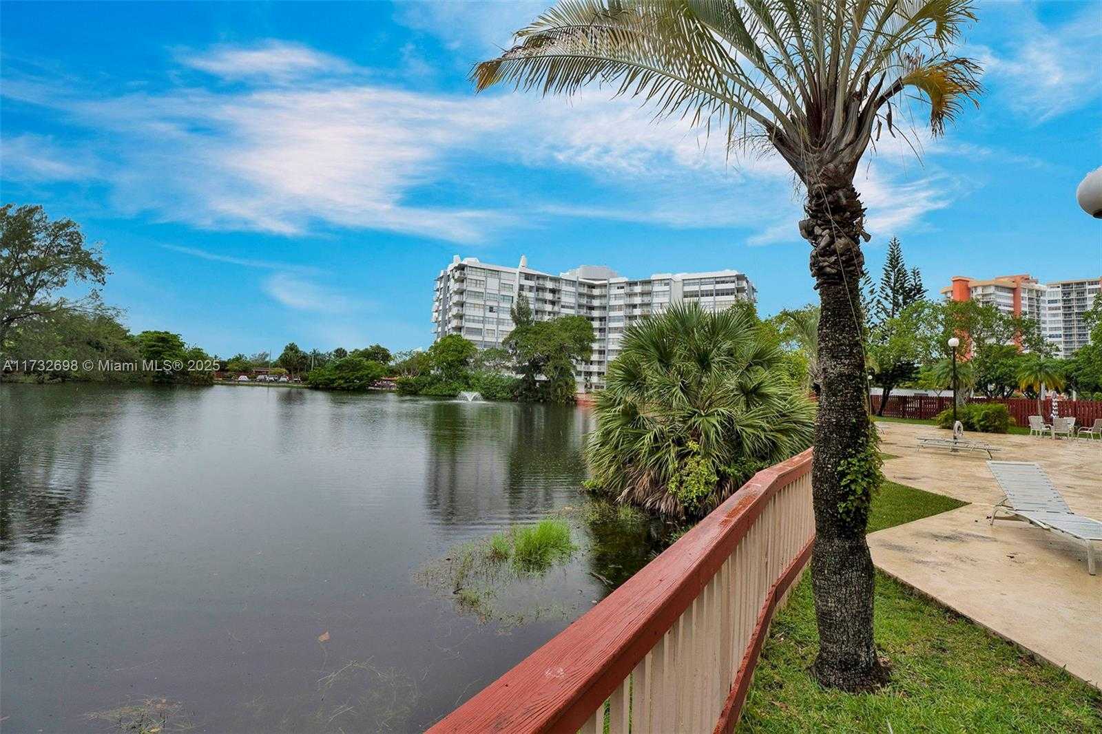 Small Image of 1300 NORTH EAST MIAMI GARDENS DR #1010E, Miami Number 20