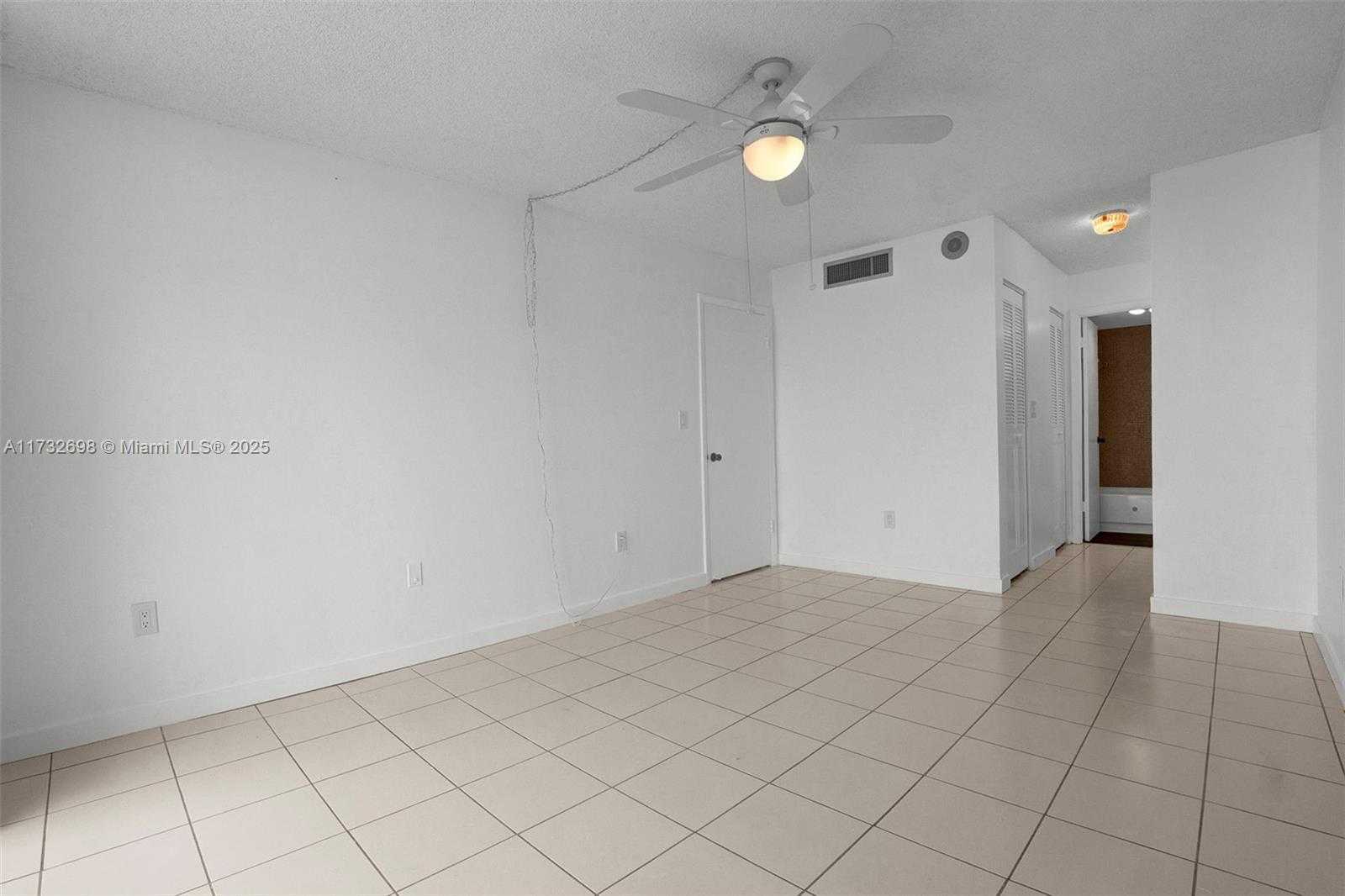 Small Image of 1300 NORTH EAST MIAMI GARDENS DR #1010E, Miami Number 3