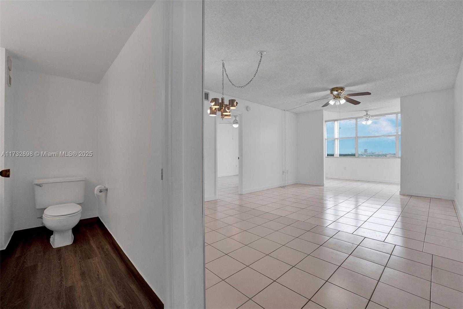 Small Image of 1300 NORTH EAST MIAMI GARDENS DR #1010E, Miami Number 4
