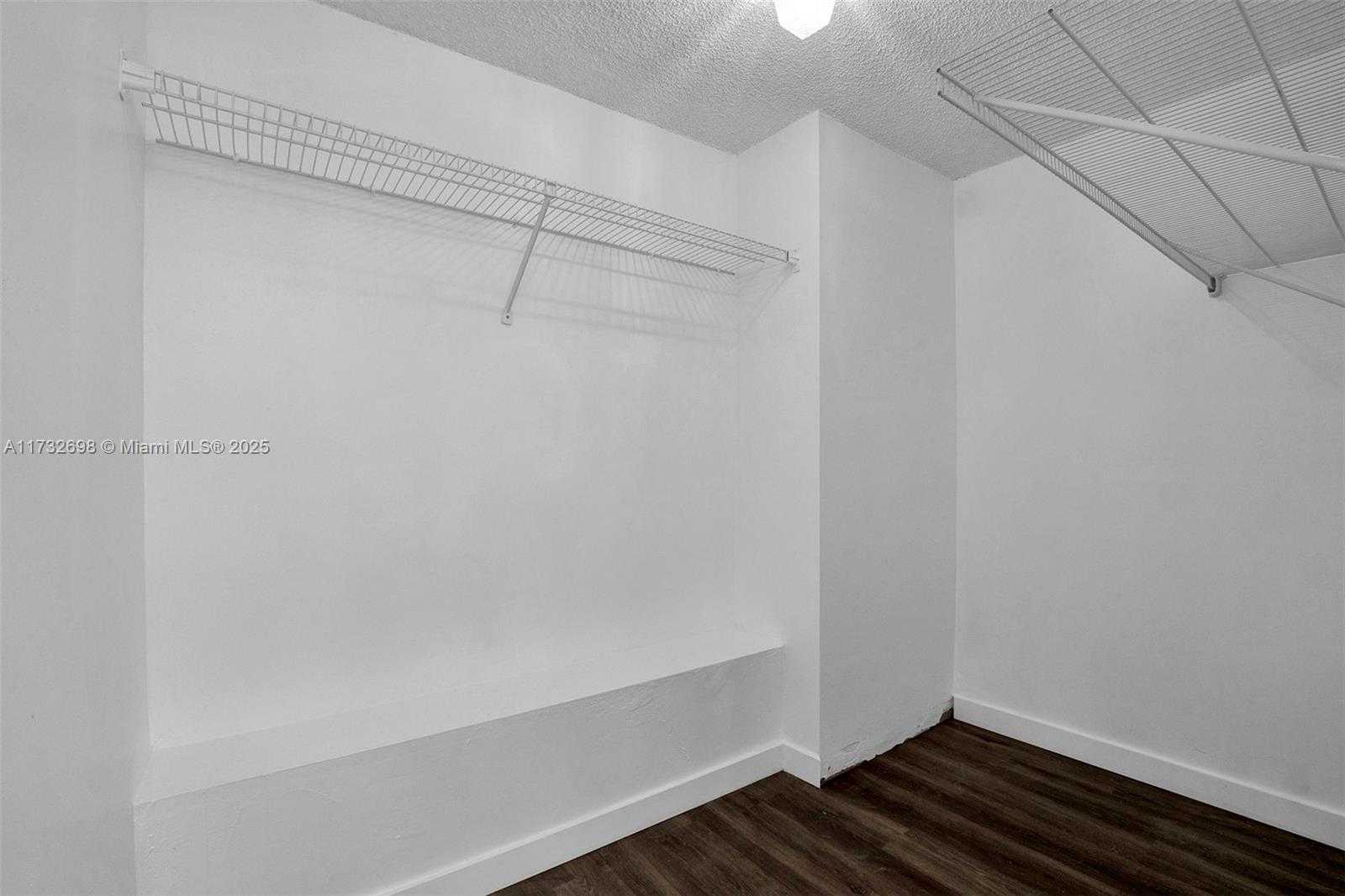 Small Image of 1300 NORTH EAST MIAMI GARDENS DR #1010E, Miami Number 8