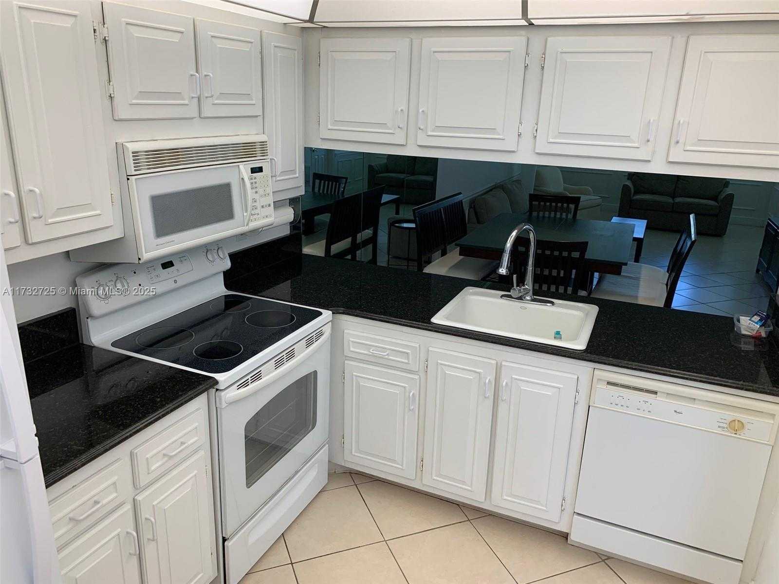 Small Image of 4801 MARTINIQUE PL #H1, Coconut Creek Number 10