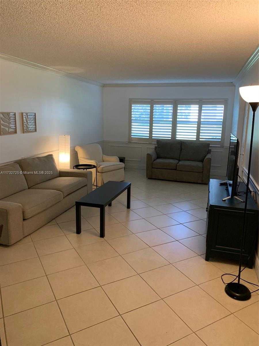 Small Image of 4801 MARTINIQUE PL #H1, Coconut Creek Number 3