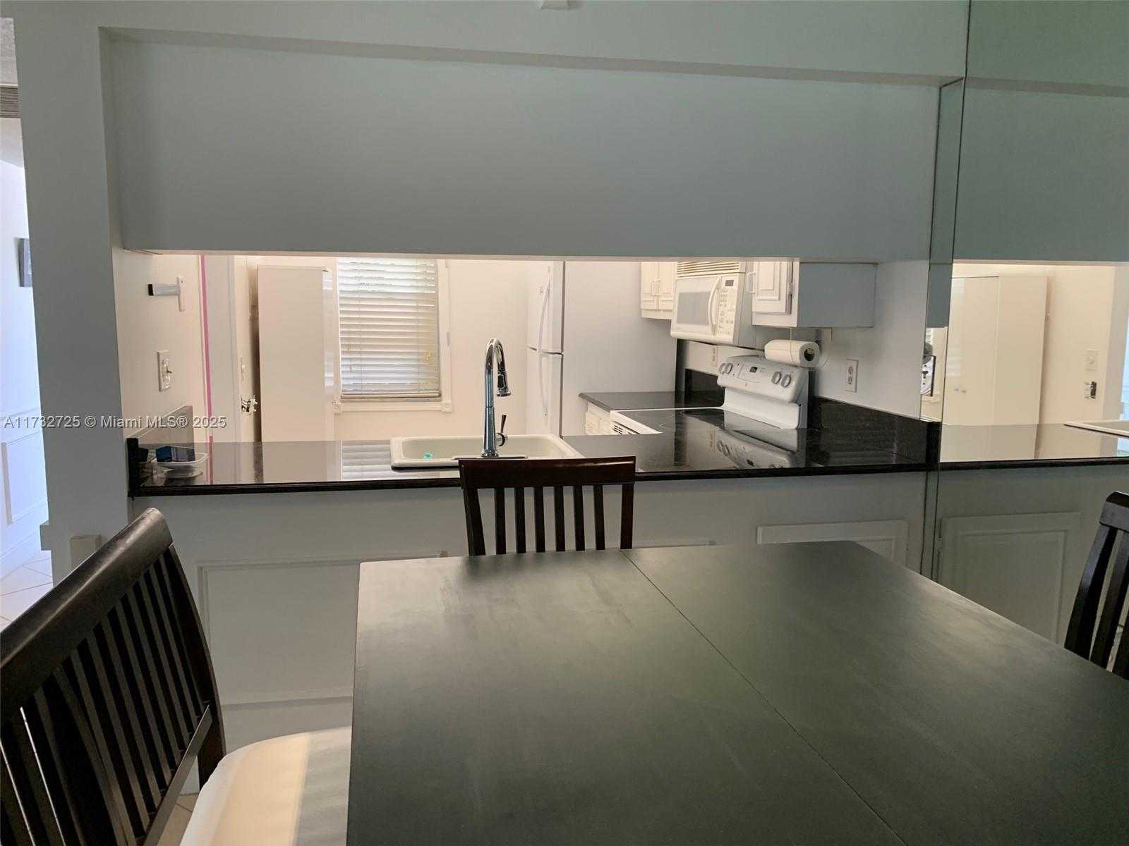 Small Image of 4801 MARTINIQUE PL #H1, Coconut Creek Number 6