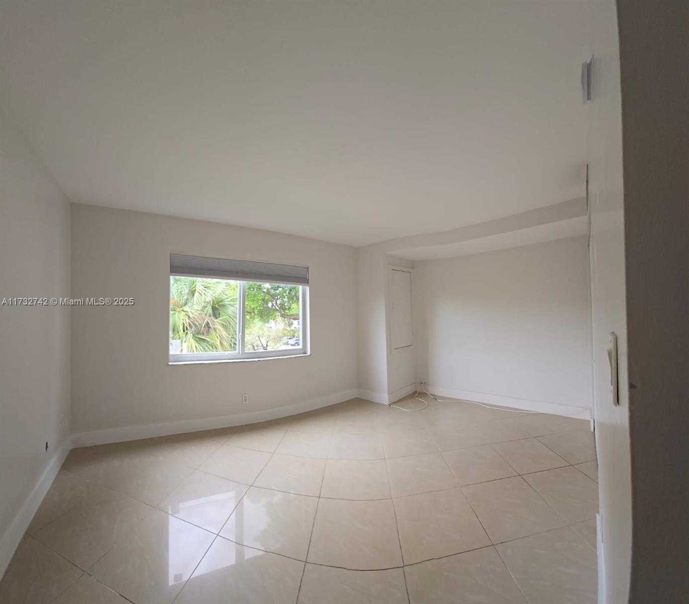 Small Image of 8411 NORTH WEST 8TH ST #302, Miami Number 11