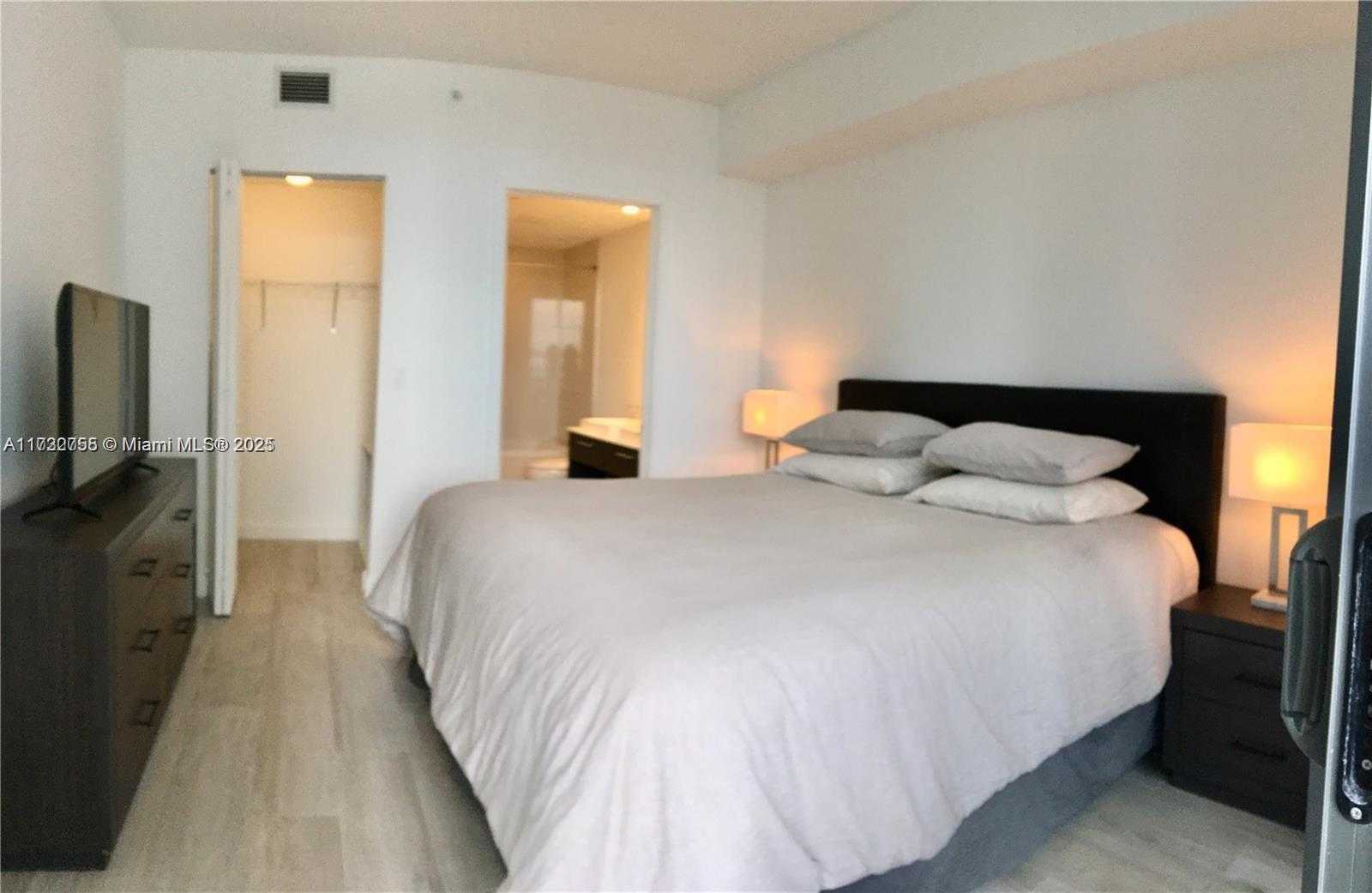 Small Image of 55 SOUTH WEST 9TH ST #2901, Miami Number 14