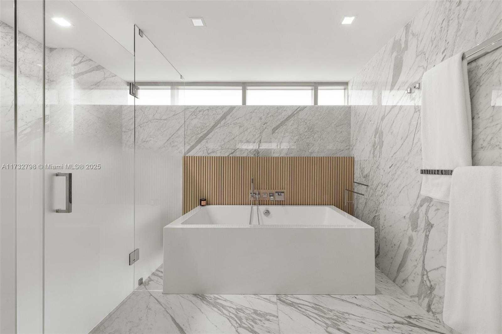 Small Image of 321 OCEAN DR #301, Miami Beach Number 10
