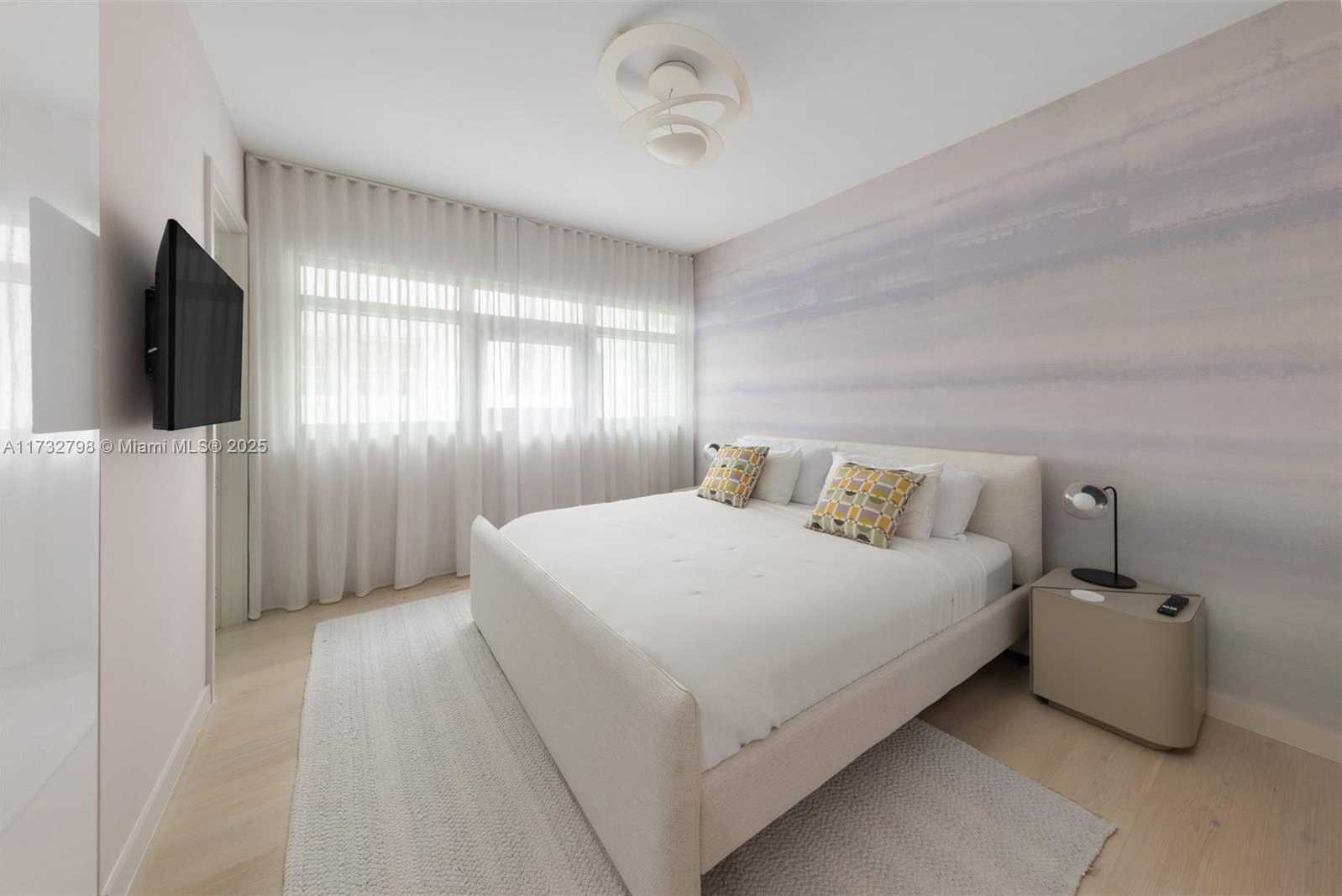 Small Image of 321 OCEAN DR #301, Miami Beach Number 11