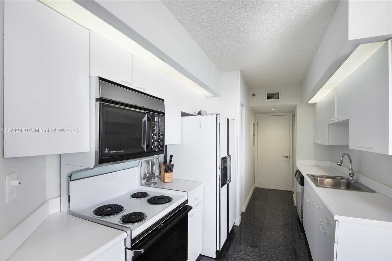 Small Image of 16425 COLLINS AVE #912, Sunny Isles Beach Number 4