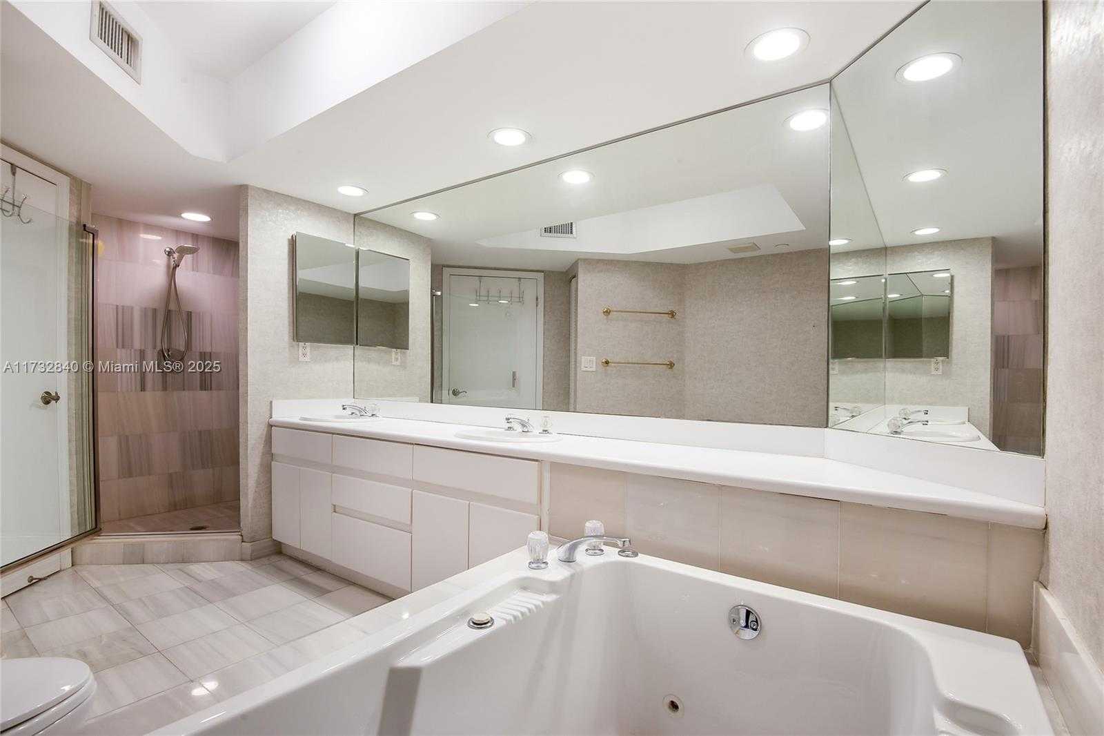 Small Image of 16425 COLLINS AVE #912, Sunny Isles Beach Number 9
